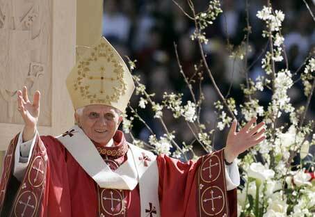 Pope Benedict XVI greeting 